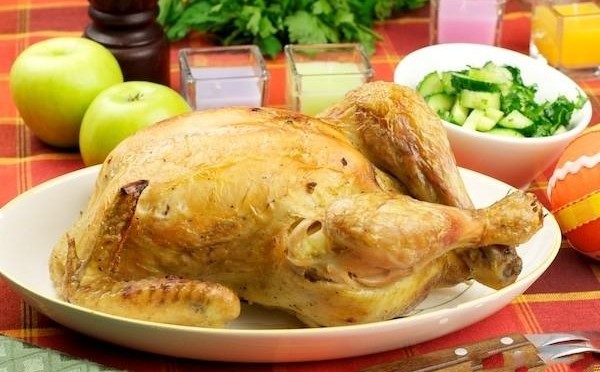 Курица запечённая, выдержанная в кефирном маринаде