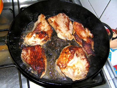 Мясо в имбирно-медовом соусе с коньяком
